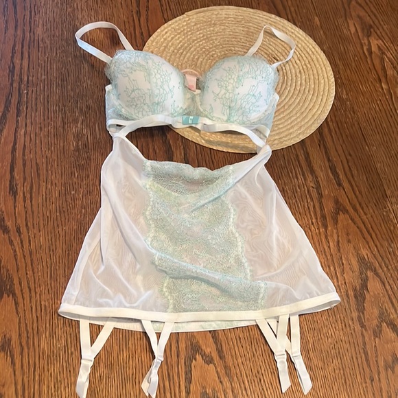 Victoria’s Secret’s Chic Flattering Cutout Bra Mesh Corset Size 34C - Picture 1 of 8